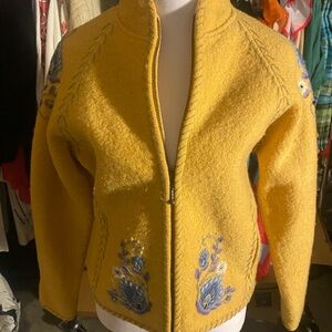 Vibrant Yellow Bomber Jacket with Cozy Collar and Decorative Blue Embellishments